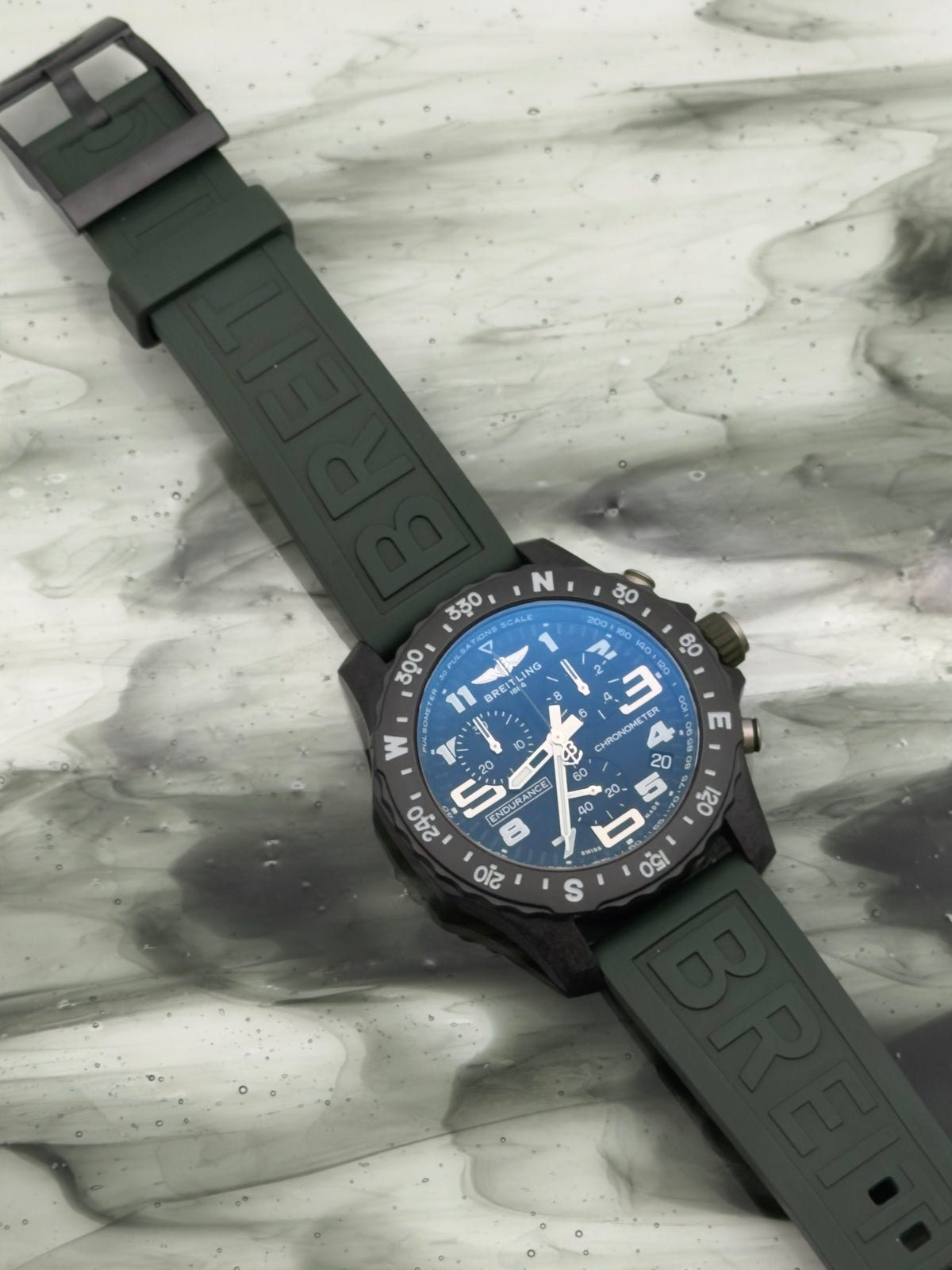 UNWORN 2026 Breitling Professional Endurance Pro 44mm Black Dial Army Green Rubber strap X82310 ~ Complete Set ~ WARRANTY