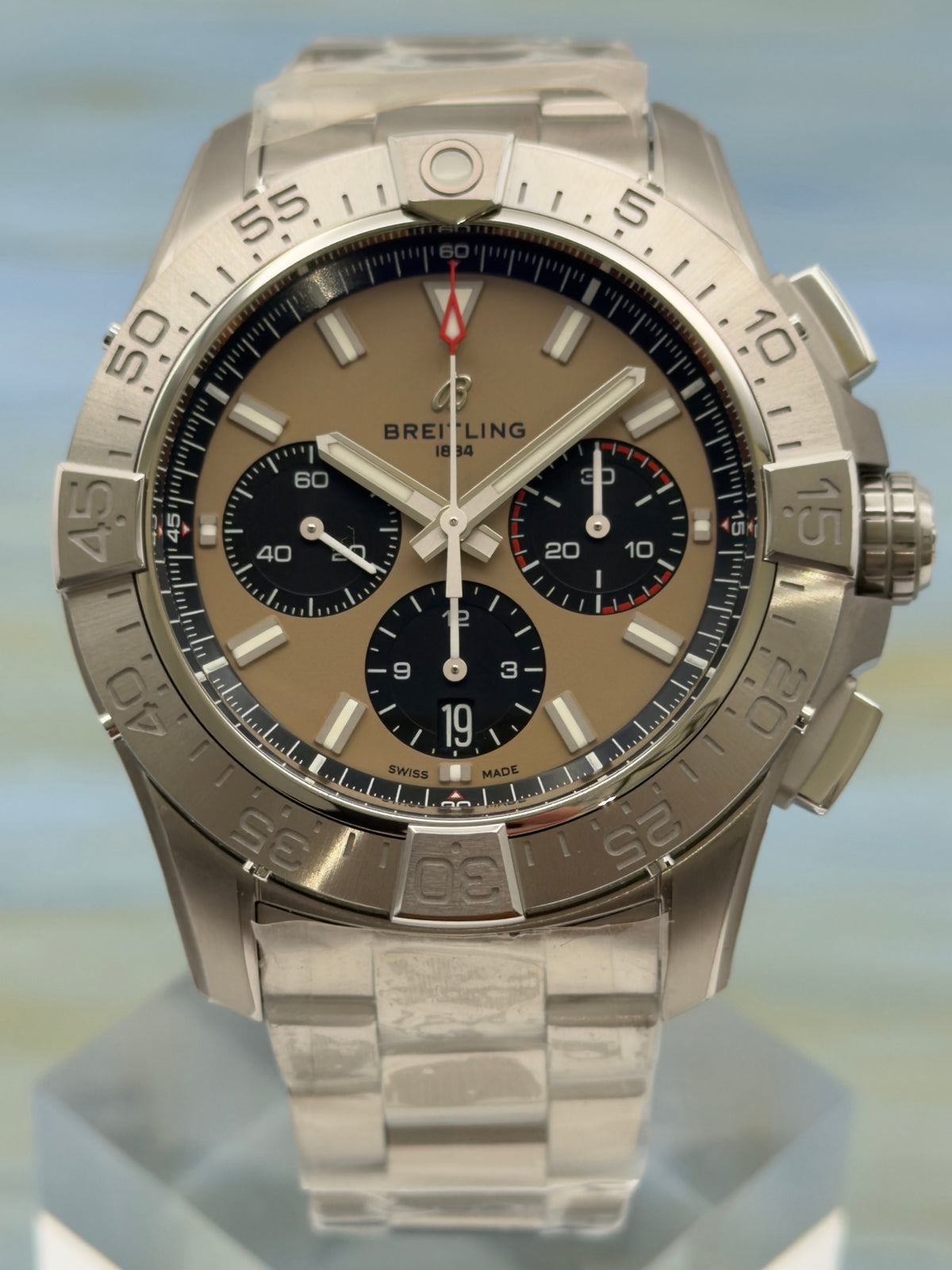 UNWORN - 2026 Breitling Avenger B01 Chronograph 44mm Khaki Dial w/ SS Bracelet AB0147 ~ Complete Set - WARRANTY