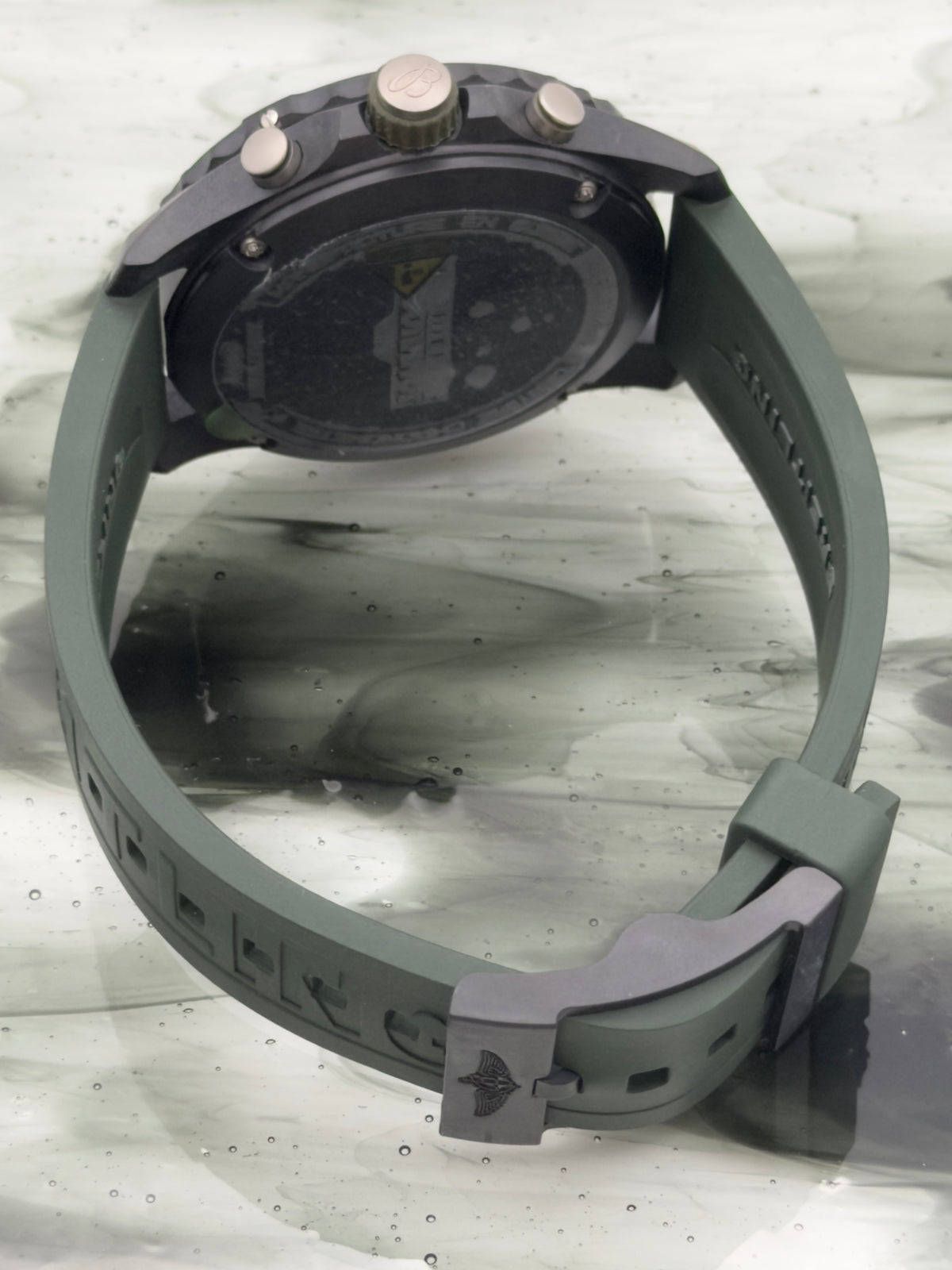 UNWORN 2026 Breitling Professional Endurance Pro 44mm Black Dial Army Green Rubber strap X82310 ~ Complete Set ~ WARRANTY