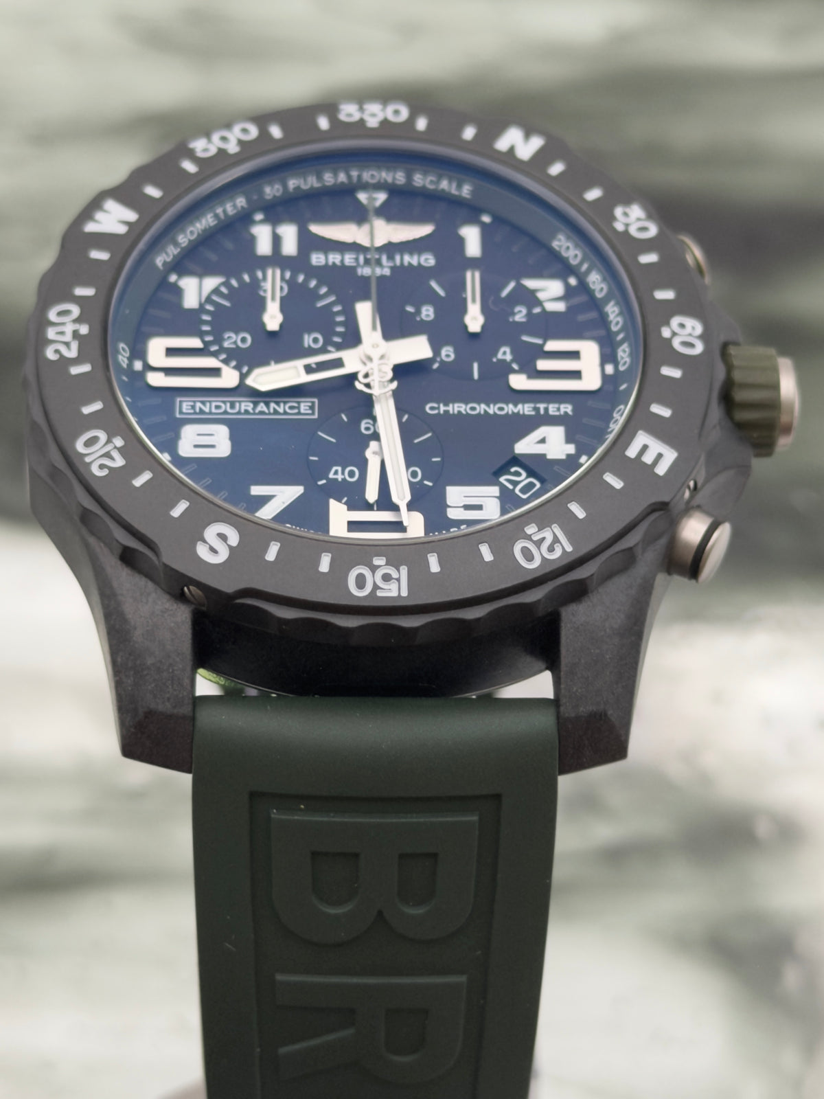 UNWORN 2026 Breitling Professional Endurance Pro 44mm Black Dial Army Green Rubber strap X82310 ~ Complete Set ~ WARRANTY
