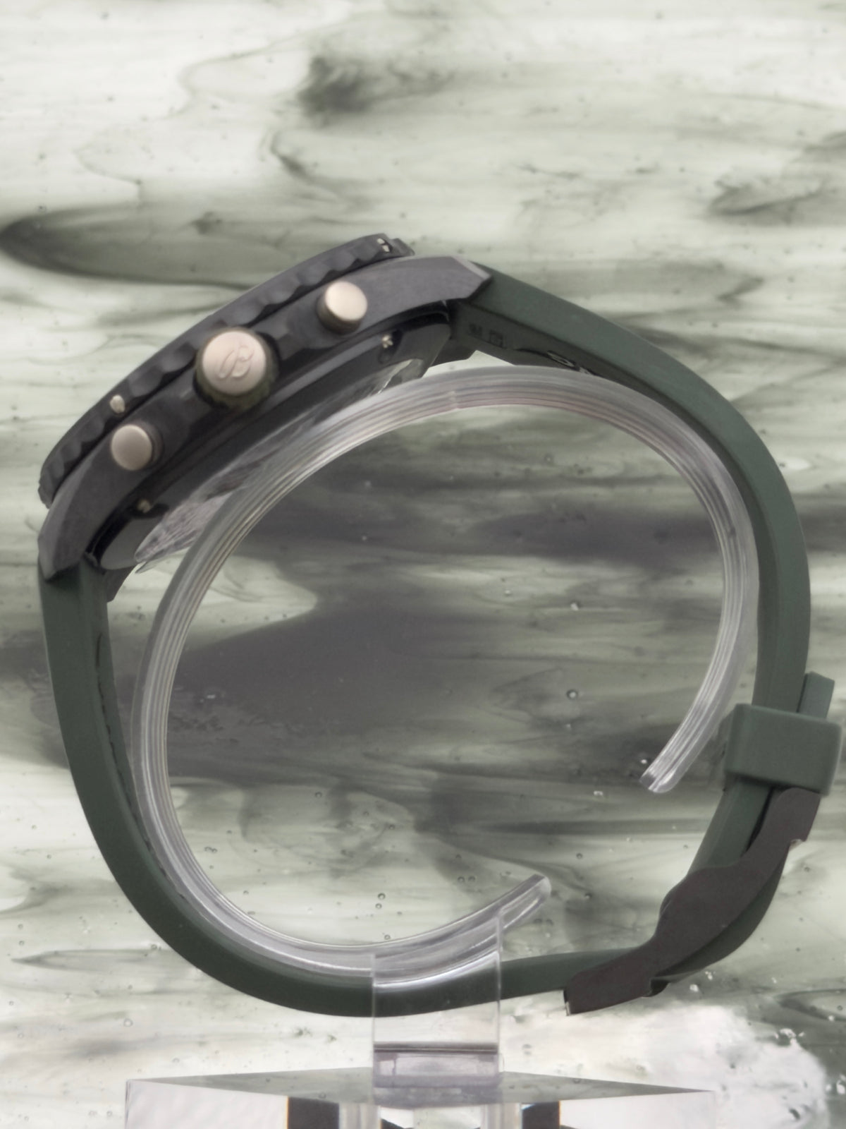 UNWORN 2026 Breitling Professional Endurance Pro 44mm Black Dial Army Green Rubber strap X82310 ~ Complete Set ~ WARRANTY