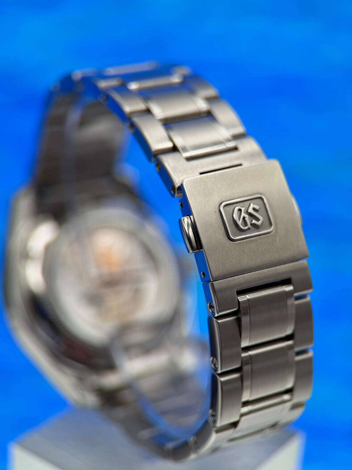 2022 Grand Seiko SBGJ235 Hi-Beat 36000 GMT 40mm “Mt. Iwate” Blue Dial on Bracelet Limited Edition Complete Set