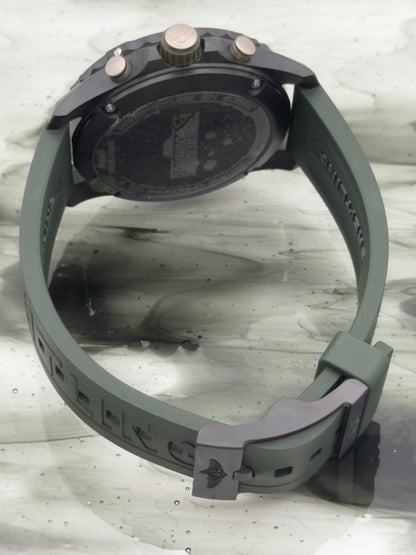 UNWORN 2026 Breitling Professional Endurance Pro 44mm Black Dial Army Green Rubber strap X82310 ~ Complete Set ~ WARRANTY