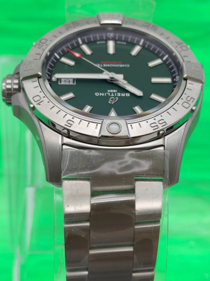 UNWORN 2023 Breitling Avenger 42mm Green Dial Stainless Steel Bracelet A17328101L1A1 - Complete Set - WARRANTY
