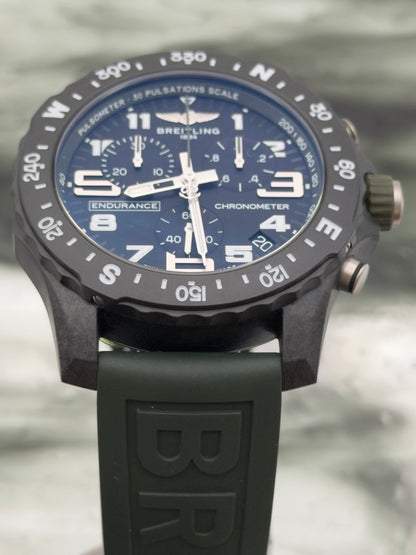 UNWORN 2026 Breitling Professional Endurance Pro 44mm Black Dial Army Green Rubber strap X82310 ~ Complete Set ~ WARRANTY