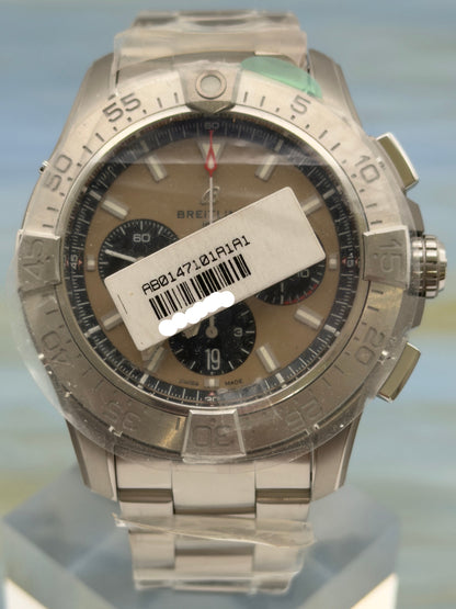 UNWORN - 2026 Breitling Avenger B01 Chronograph 44mm Khaki Dial w/ SS Bracelet AB0147 ~ Complete Set - WARRANTY