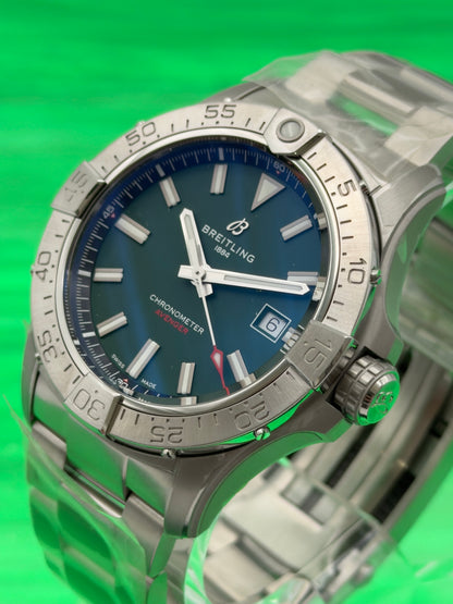 UNWORN 2023 Breitling Avenger 42mm Green Dial Stainless Steel Bracelet A17328101L1A1 - Complete Set - WARRANTY
